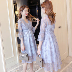 Embrace Your Style with the Two-piece Maternity Dress With Lace