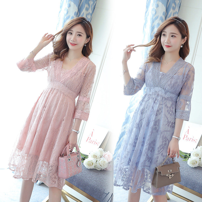 Two-piece Maternity Dress With Lace